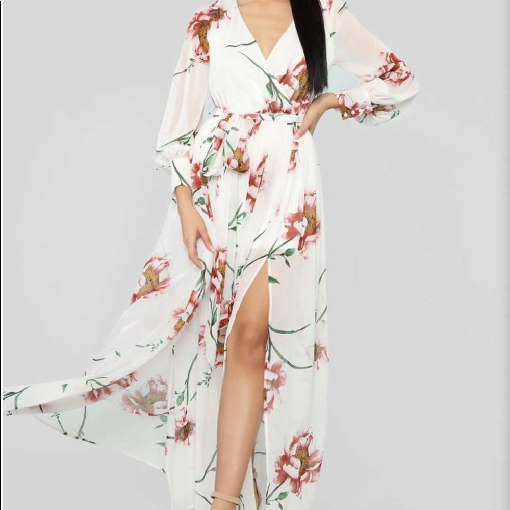 Beautiful flowing maxi dress